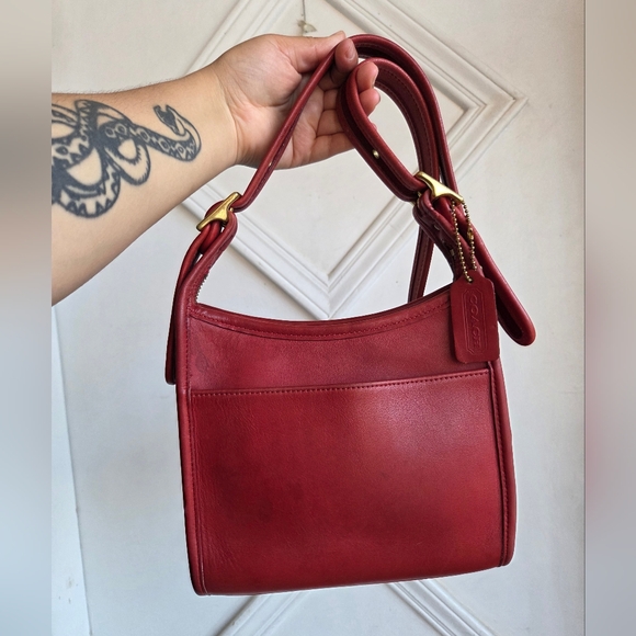 Vintage Coach Red Legacy Small Zip 9997 ❤️
